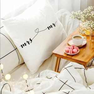 🆕 2 for $24🆕 GRAPHIC MR & MRS PILLOW COVER